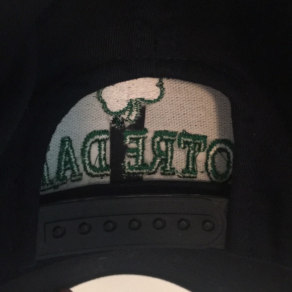 SOLD ✅ Notre Dame Baseball ⚾️ Hat - Picture 2 of 3